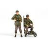 British Paratroop avec des petites motos