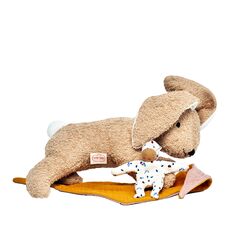 HOLLY HASE couché