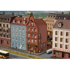 Maison de la vieille ville avec magasin de cigares