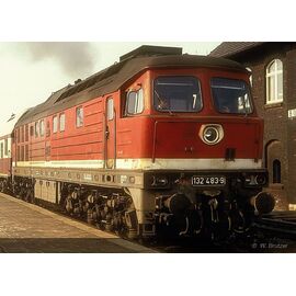ARW02.HN2599S-DR Diesellokomotive 132 483-9 rot mit grau/silbrig Dach Ep.IV DCS