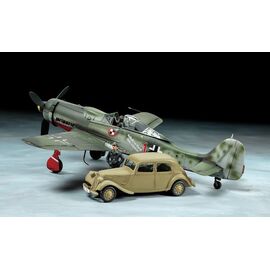 ARW10.25213-1/48 Focke Fw190 D-9 JV44 &amp;amp; Citroen 11CV Staff Car Set