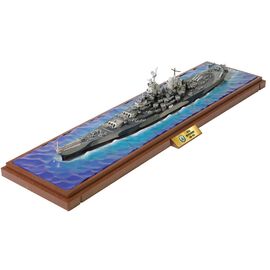 Waterline Display USS Missouri (BB-63)