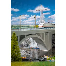 Pont en arc moderne