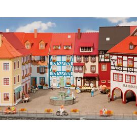 2 maisons de petite ville avec encorbellement