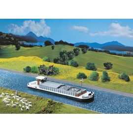 Péniche à moteur