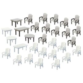 24 chaises de jardin et 6 tables