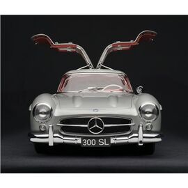 Mercedes-Benz 300 SL Gullwing 1:8