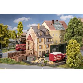 Maison de la vieille ville avec cl&ocirc;ture en planches