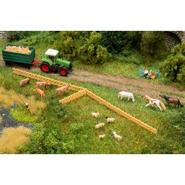 Set d'animaux vaches chevaux moutons
