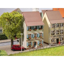 Altstadthaus mit Fensterläden
