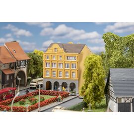Stadthaus mit Arkaden