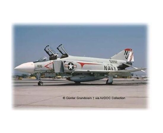 ARW90.03941-F-4J Phantom US Navy