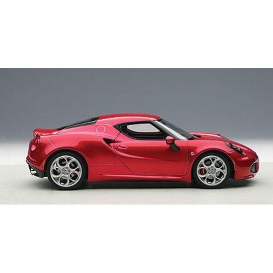 ALFA R. 4C rot 1:18, 3 image
