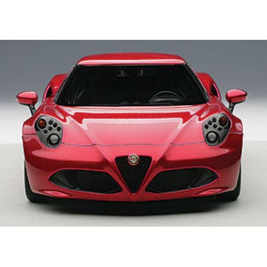 ALFA R. 4C rot 1:18, 7 image