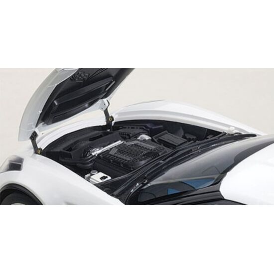 CHEVR. Corv. C7 Z06 blanc 1:18, 3 image
