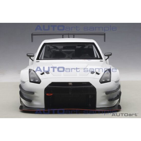 NISSAN GT-R Nismo GT3 blanc 1:18, 3 image