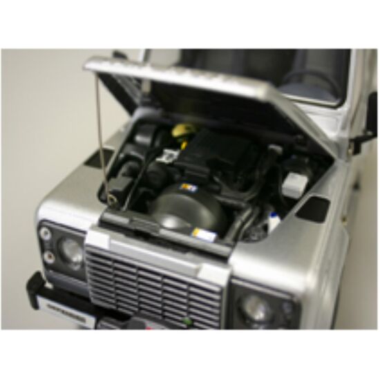 LAND ROVER Defender 90 argent 1:18, 2 image