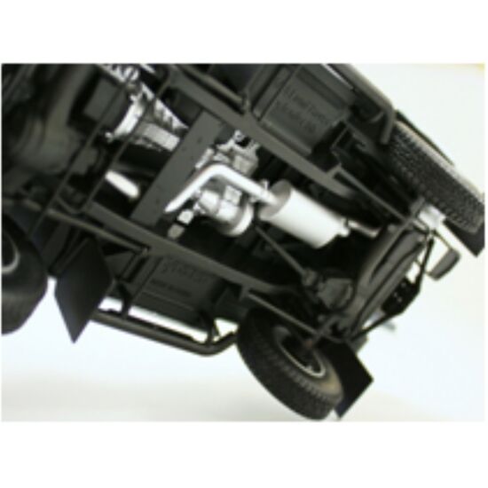 LAND ROVER Defender 90 argent 1:18, 3 image