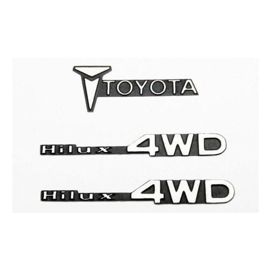 RC4WD CCHand Toyota Hilux Emblem Set