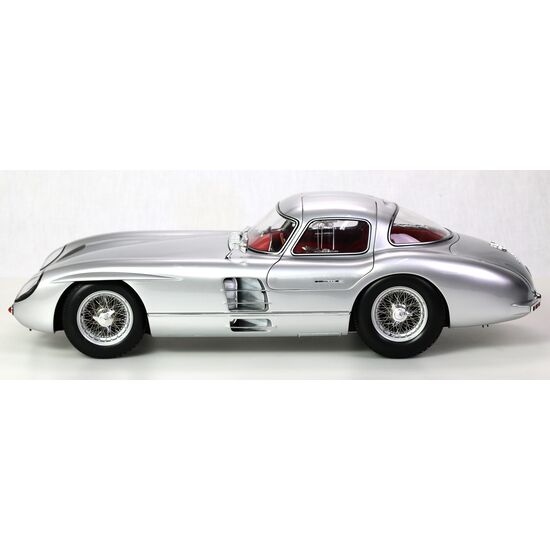 MB 300 SLR Uhlenhaut Coupé Bausatz 1:8 red version, 2 image