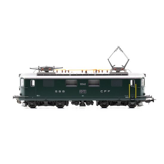 SBB Elektrolokomotive Re 4/4 I 10040  grün mit TEE-Schild  Ep. III/IV  DC