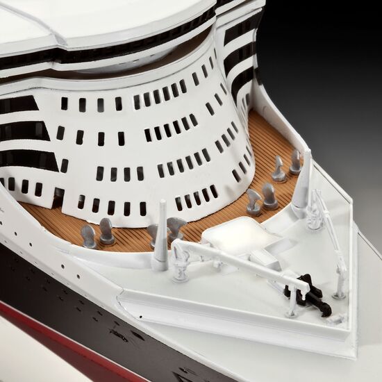 Queen Mary 2, 3 image
