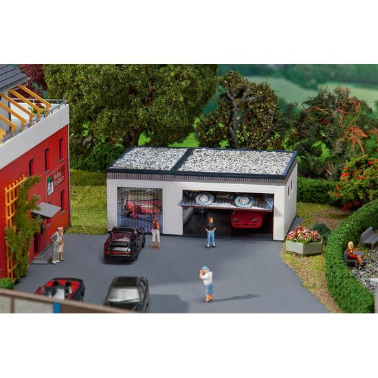 Garage double avec pièces d'entraînement