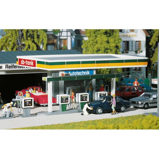 Überdachte Zapfsäulen
