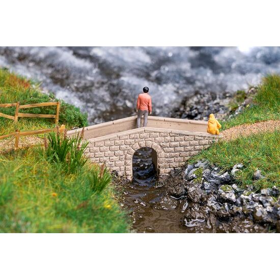 Petit pont de pierre