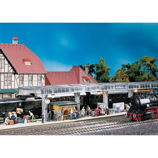 Quai de gare avec kiosque