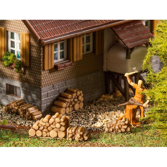 6 Petits tas de bois de chauffage