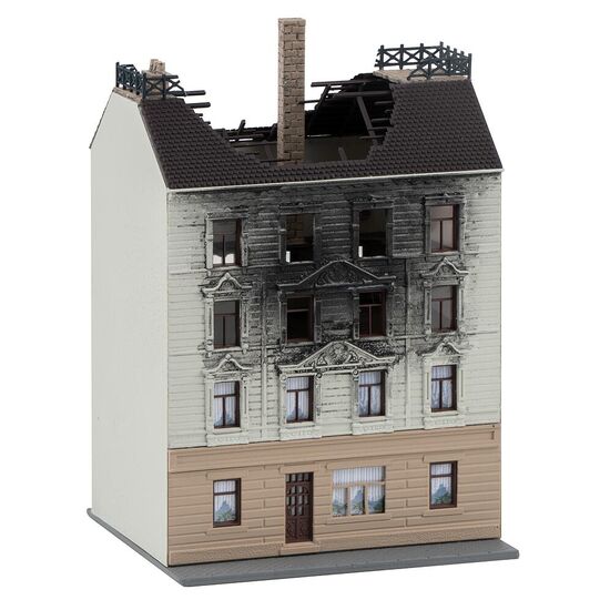 Brennendes Wohnhaus, 2 image