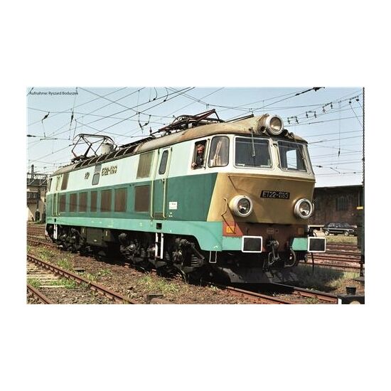 E-Lok ET22-1083 PKP V + DSS PluX22