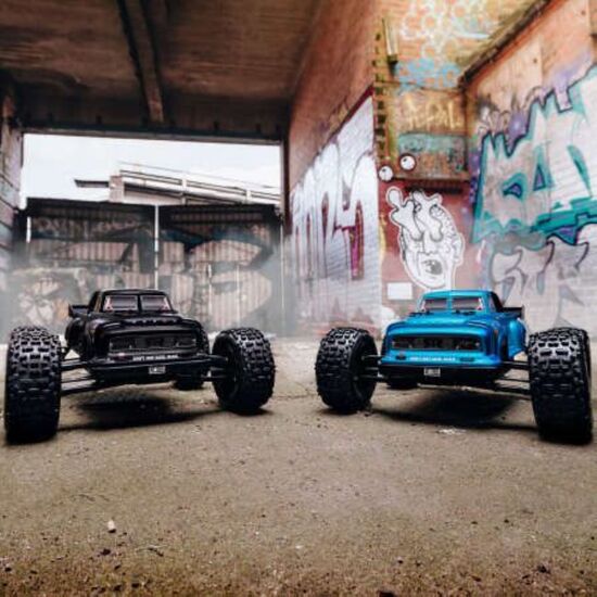 Notorious 1/8  6S V5 4x4 BLX Stunt Truck avec Spektrum Firma, 3 image
