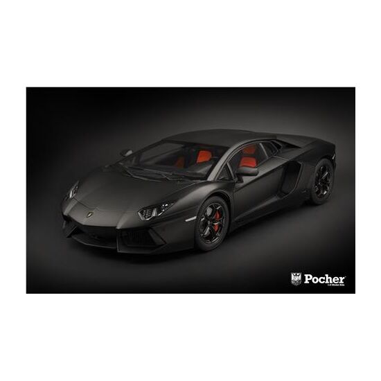 Lamborghini Aventador LP700-4 matt schwarz
