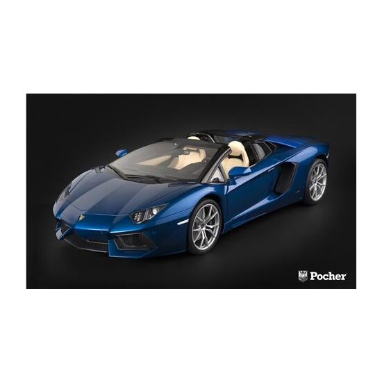 Lamborghini Aventador LP700-4 Roadster blau