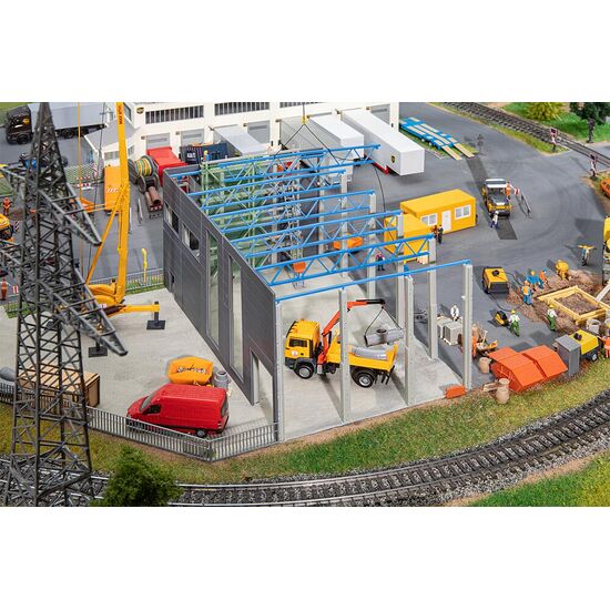 Bâtiment industriel en construction Construction de systèmes