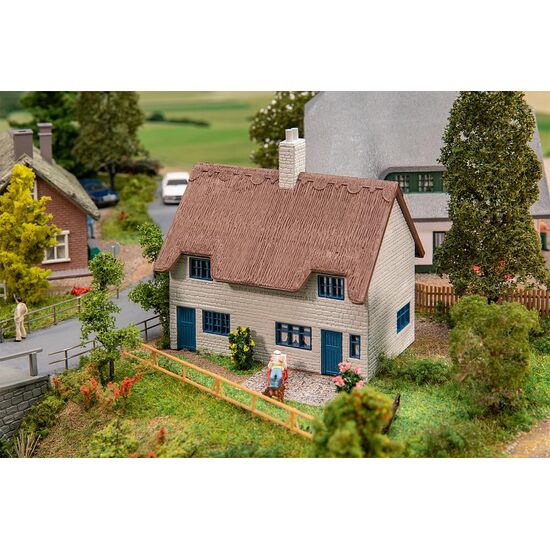 Maison d'habitation avec toit de chaume
