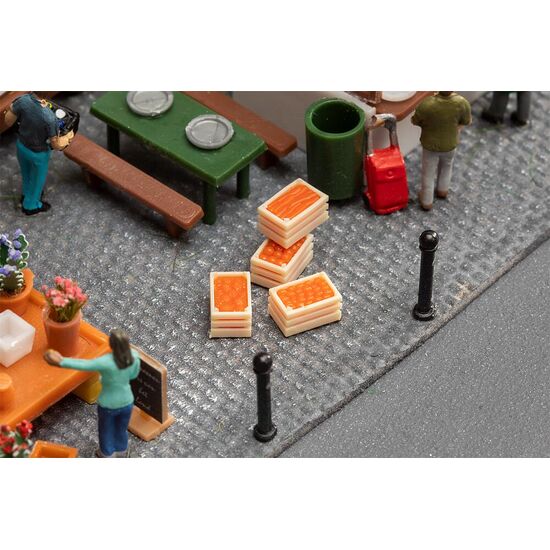 4 Marktkisten mit Gemüse