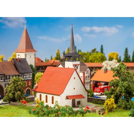 Kirche mit Spitzdach