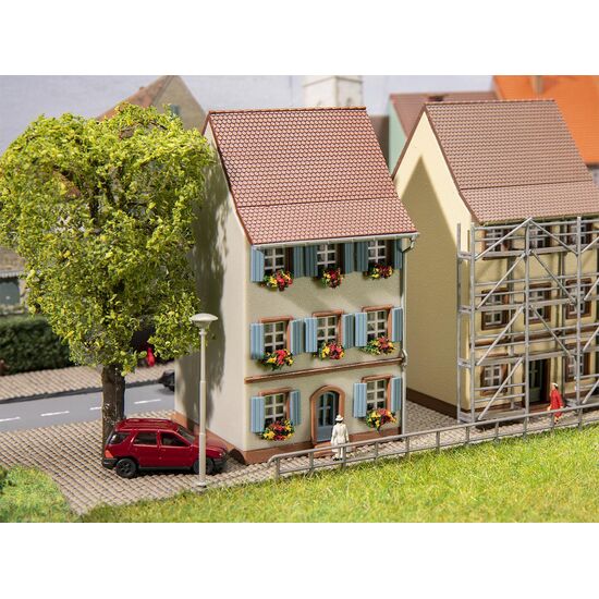 Maison de la vieille ville avec volets